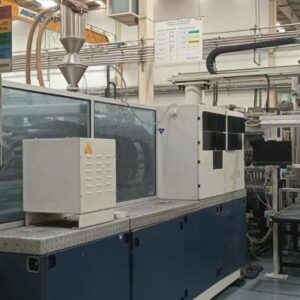 Máquina de inyección de plástico KraussMaffei de 800 toneladas, año 2009.