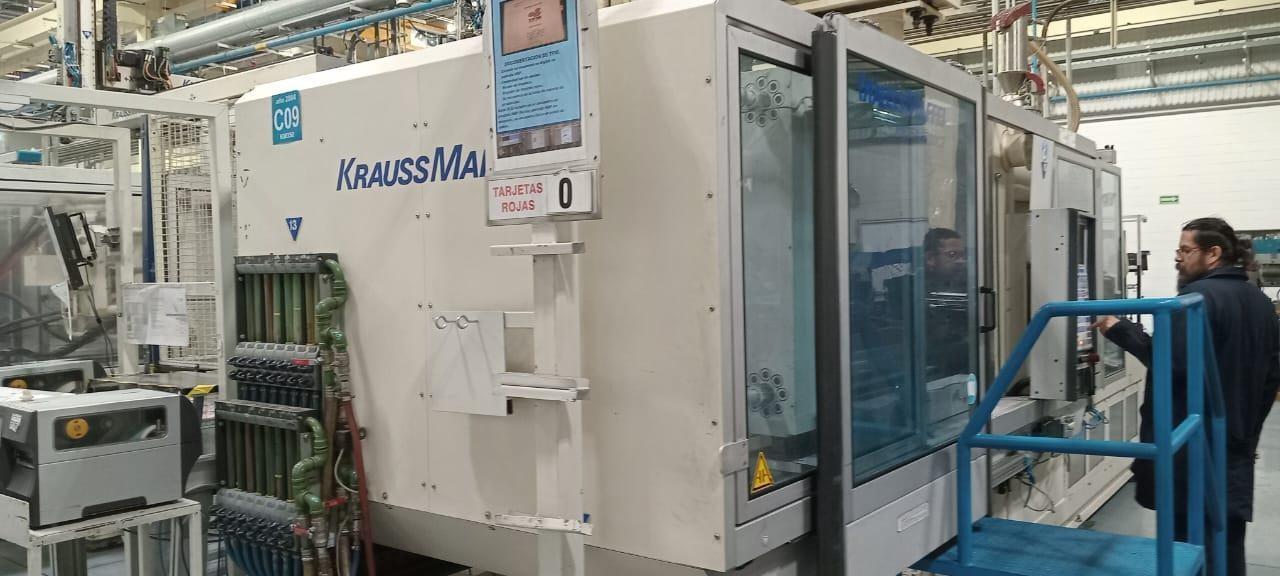 Máquina de inyección de plástico KraussMaffei de 350 toneladas, año 2009.