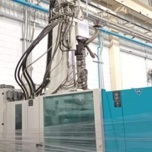 Máquina de inyección de plástico KraussMaffei de 110 toneladas 2K, año 2010.