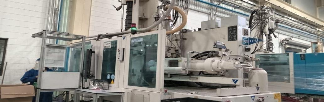 Máquina de inyección de plástico KraussMaffei de 110 toneladas 2K, año 2010.
