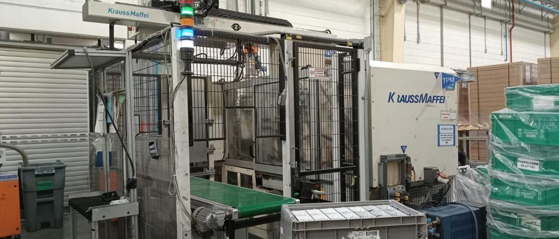 Máquina de inyección de plástico KraussMaffei de 150 toneladas, año 2001.